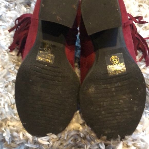 Shoes - Picture 4 of 4